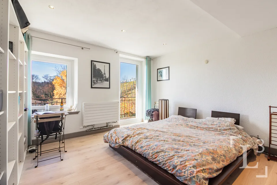 Coup de coeur! Spacieuse villa avec jardin et vue dégagée
