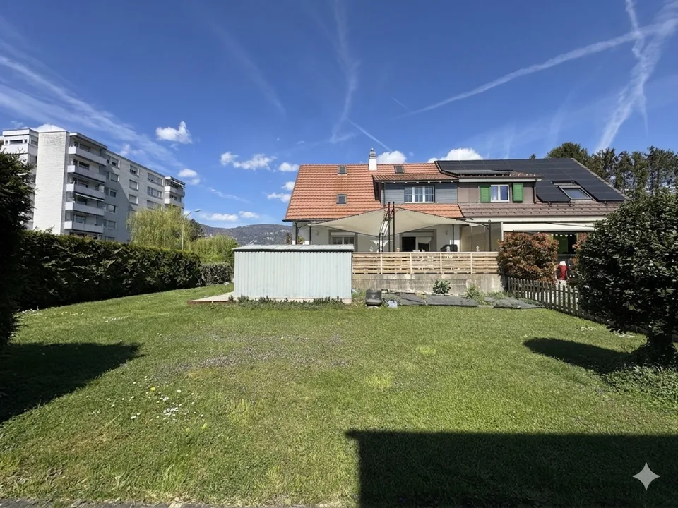 Renovated 7.5-room single-family house with large garden, Solothurn