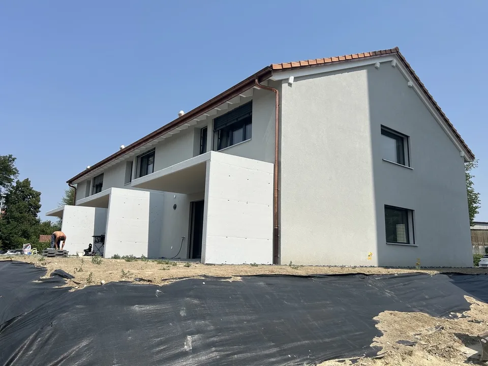 CORCELLES A VENDRE VILLA CONTIGÜE DE 5,5 PCES DISPONIBLE DE SUITE