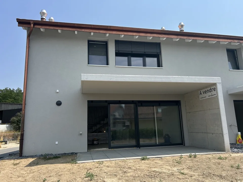 CORCELLES A VENDRE VILLA CONTIGÜE DE 5,5 PCES DISPONIBLE DE SUITE