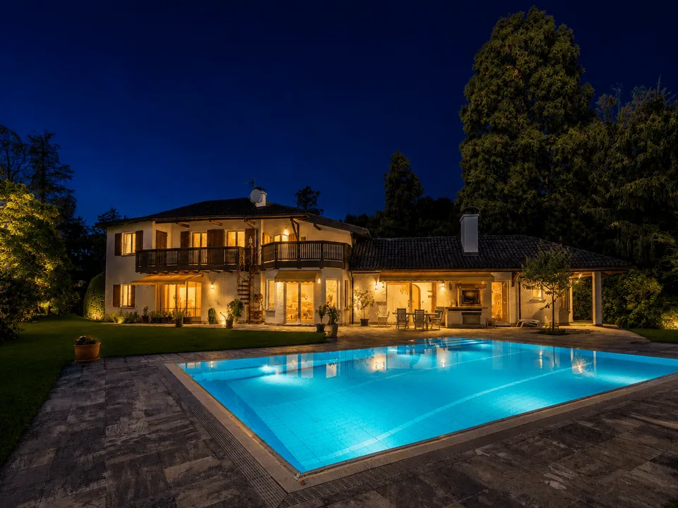 CHEXBRES - MAISON DE MAÎTRE AVEC PISCINE, VUE LAC & APPARTEMENT