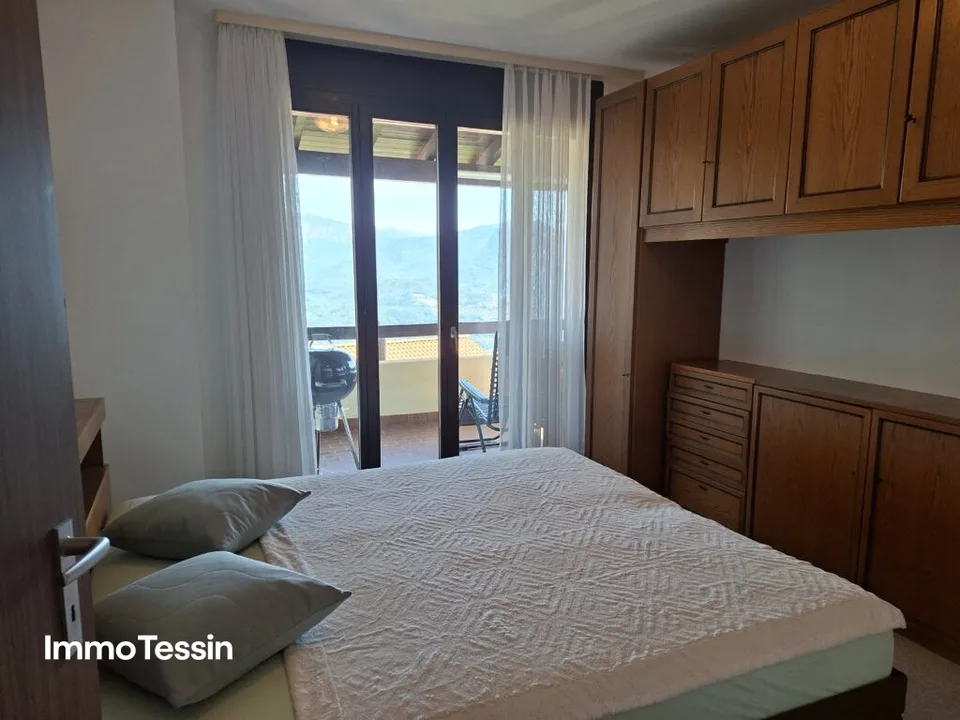 Appartamento meraviglioso con vista fantastica sul Lago di Lugano e piscina nella Residenza Bellavista Cademario vicino a Lugano