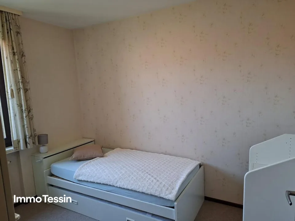 Appartamento meraviglioso con vista fantastica sul Lago di Lugano e piscina nella Residenza Bellavista Cademario vicino a Lugano