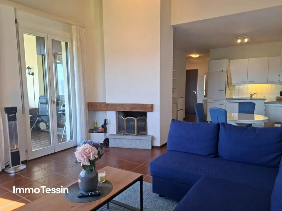 Appartamento meraviglioso con vista fantastica sul Lago di Lugano e piscina nella Residenza Bellavista Cademario vicino a Lugano