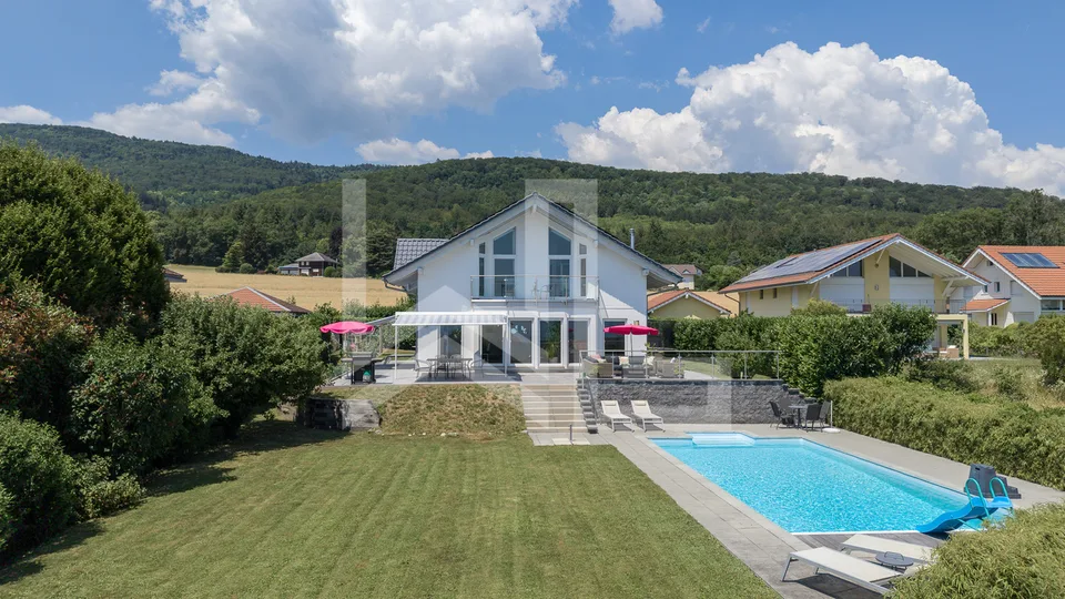 Propriété contemporaine avec vue