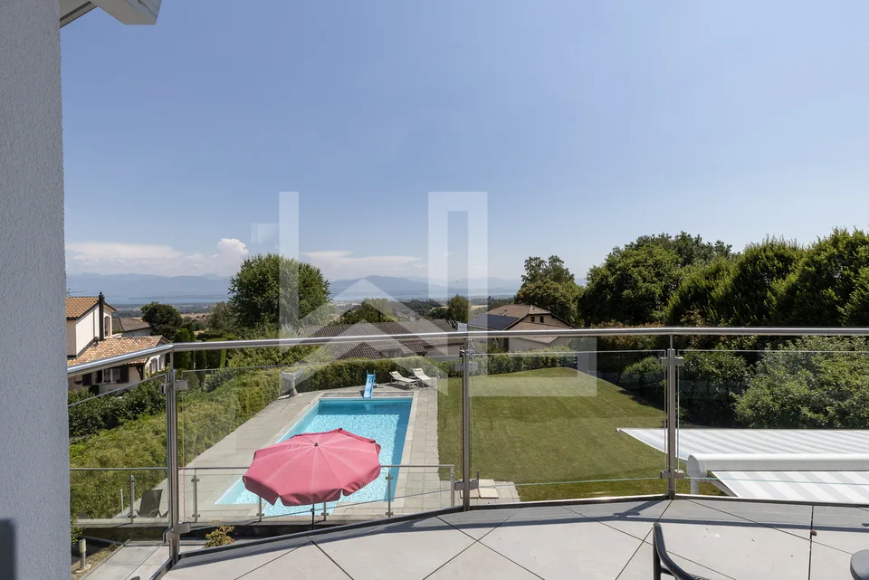 Propriété contemporaine avec vue