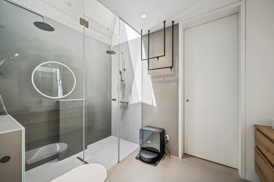 APPARTEMENT TERRASSE MODERNE 4.5 PIÈCES AU REZ-DE-CHAUSSEE AVEC GARAGE & PLACE DE PARKING EXTÉRIEURE