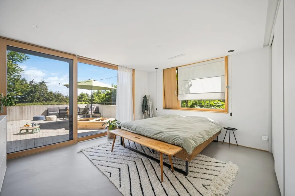 APPARTEMENT TERRASSE MODERNE 4.5 PIÈCES AU REZ-DE-CHAUSSEE AVEC GARAGE & PLACE DE PARKING EXTÉRIEURE