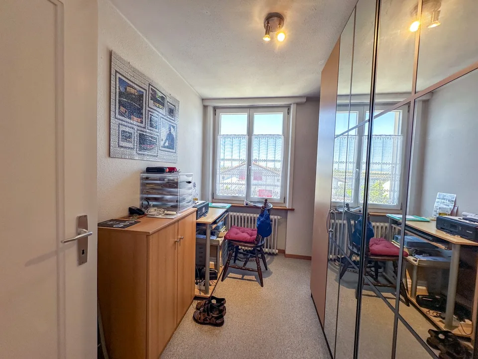 Maison de deux familles charmante avec deux appartements de 4 pièces au centre du village