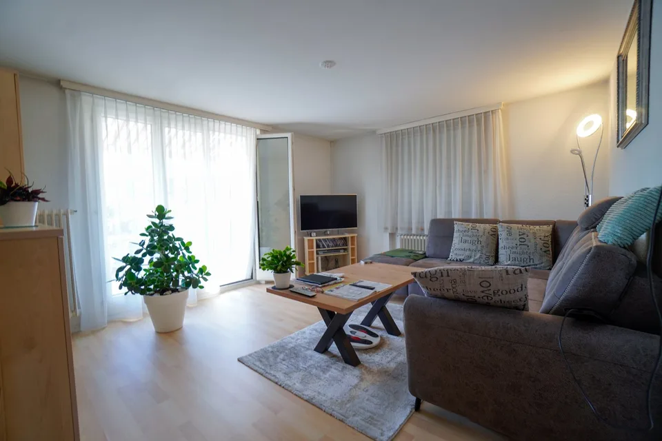 Maison de deux familles charmante avec deux appartements de 4 pièces au centre du village