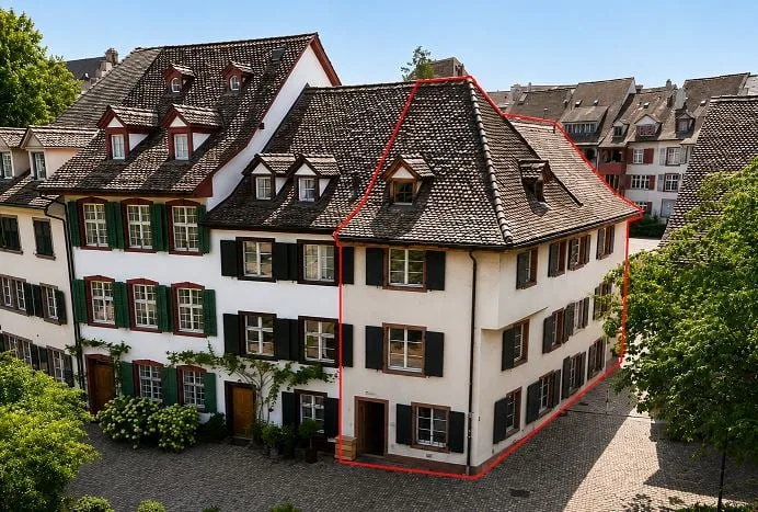 Einmalige Kaufgelegenheit am Petersplatz – historisches Stadthaus im Herzen von Basel