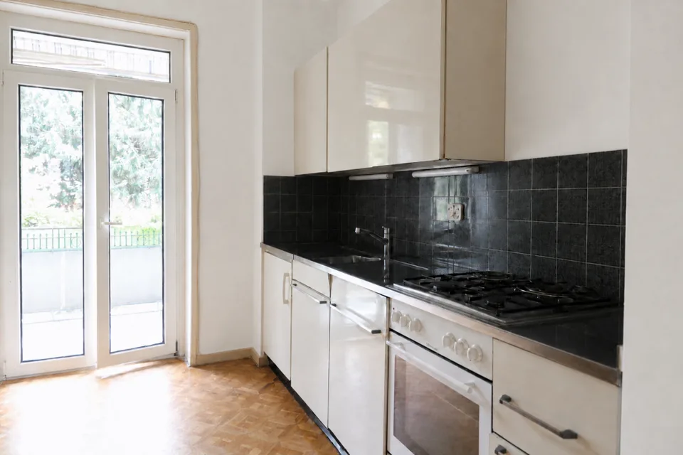 Près de Bad. Gare dans le quartier de Rosental - maison multifamiliale dans un emplacement bien desservi