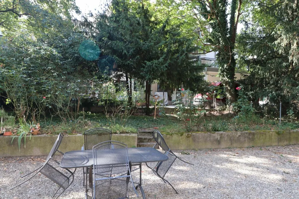 Près de Bad. Gare dans le quartier de Rosental - maison multifamiliale dans un emplacement bien desservi