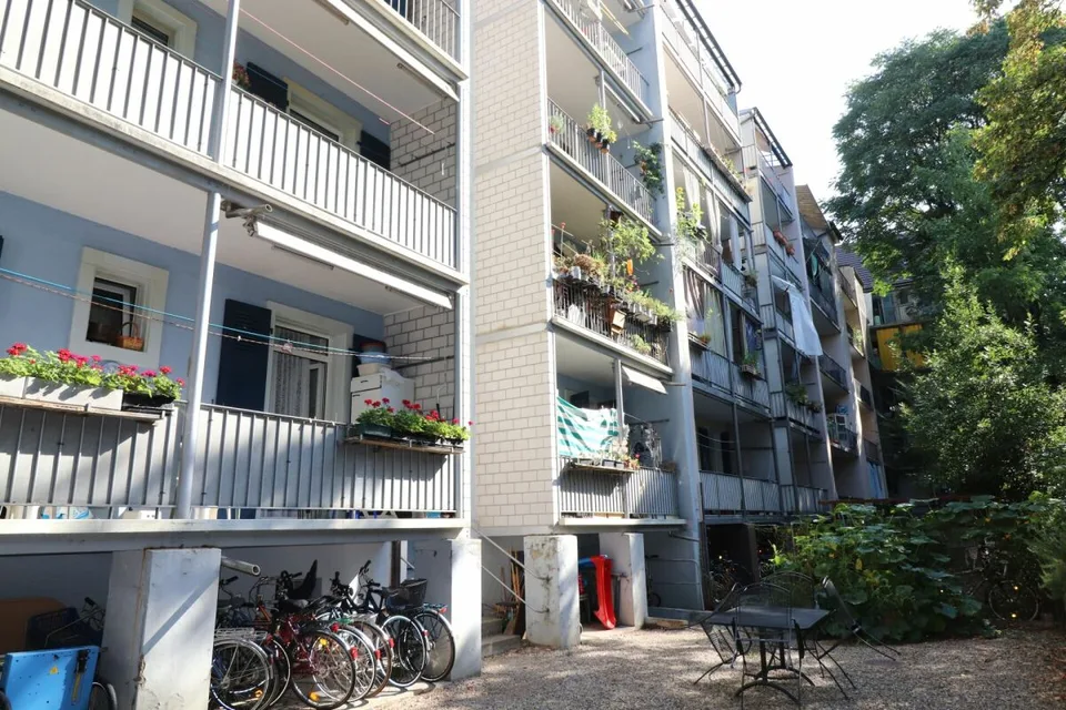Près de Bad. Gare dans le quartier de Rosental - maison multifamiliale dans un emplacement bien desservi