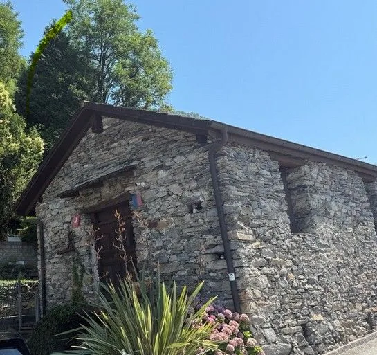 *Rustico con vista sul lago*