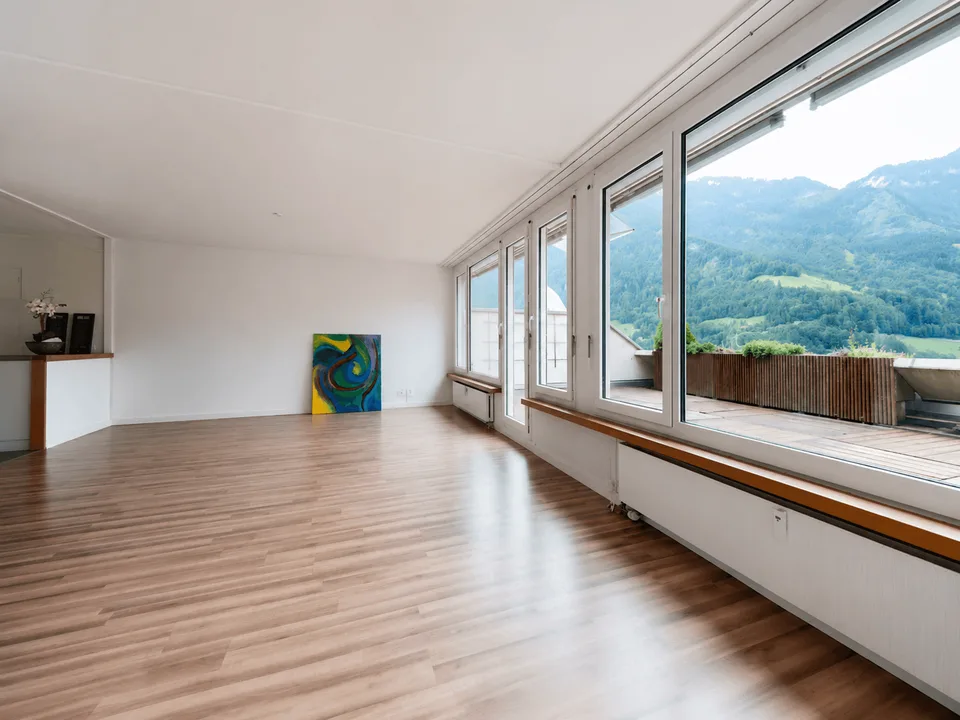 Sogno di terrazza con panorama montano