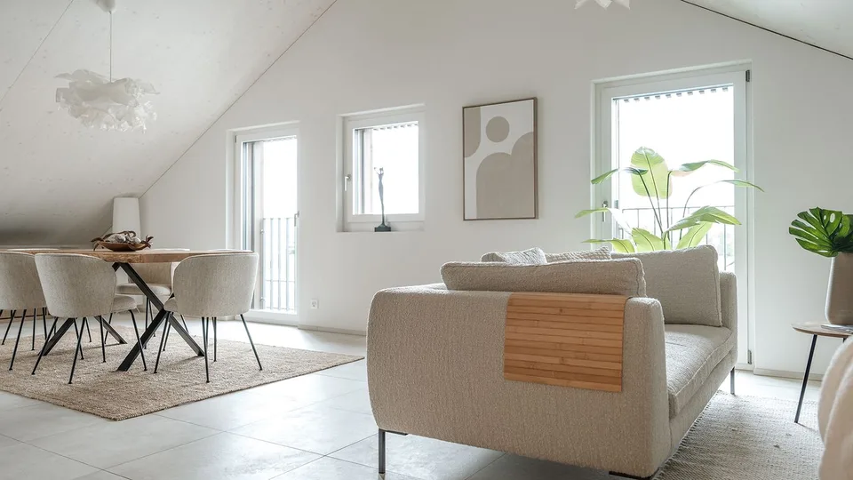 A "hidden gem": Special apartment seeks special tenants! First occupancy!