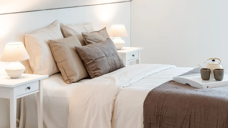 A "hidden gem": Special apartment seeks special tenants! First occupancy!