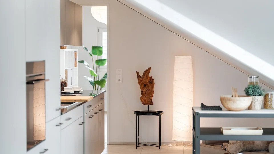 A "hidden gem": Special apartment seeks special tenants! First occupancy!