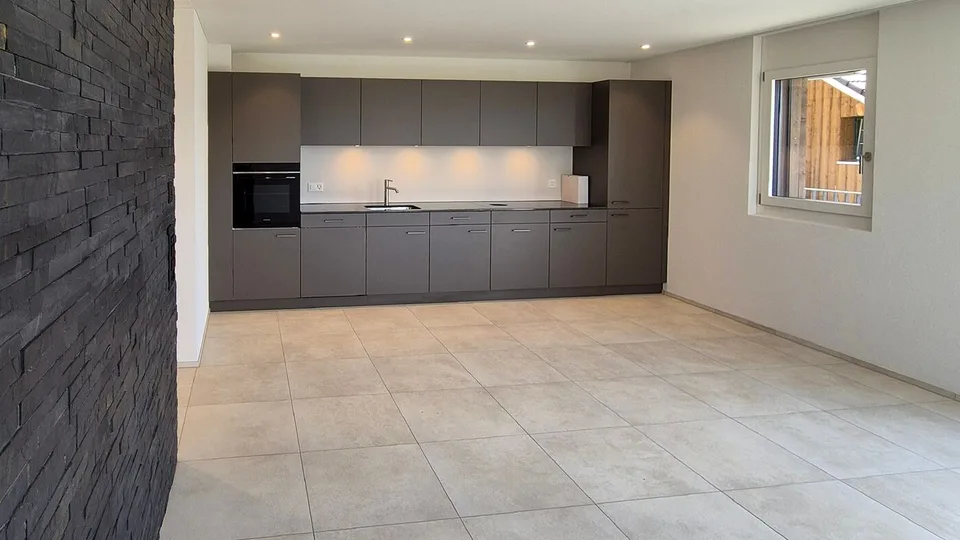 Un appartement spécial recherche des habitants spéciaux ! Première occupation !