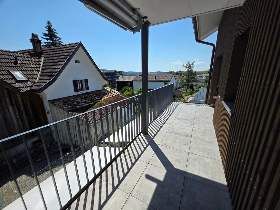 Un appartement spécial recherche des habitants spéciaux ! Première occupation !