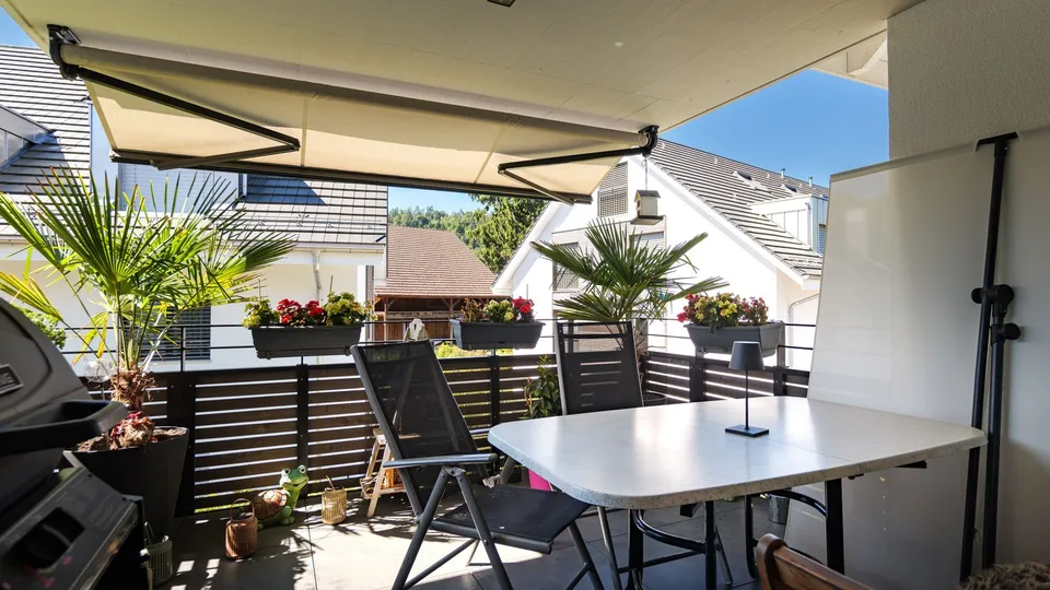 Elegant 4.5-room apartment with great attention to detail in Glattfelden