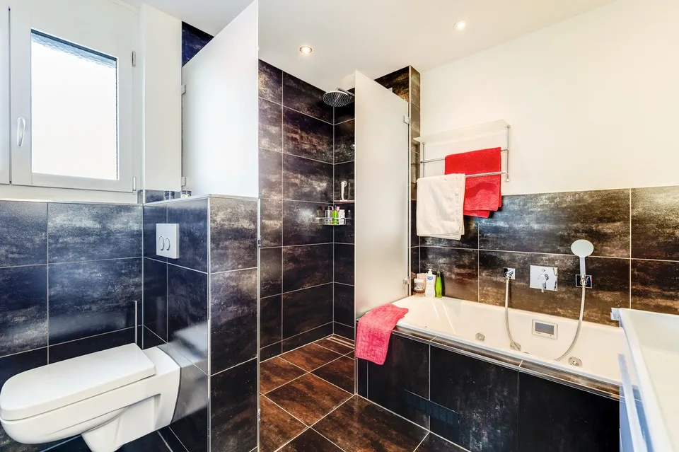 Exclusive 4.5-room apartment with direct lift access in prime location in Allschwil