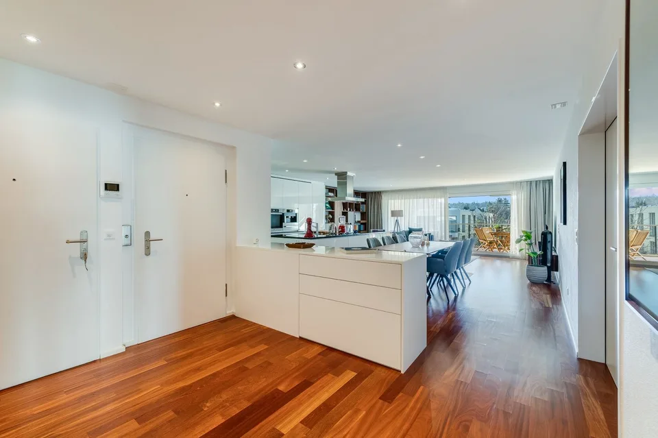 Exclusive 4.5-room apartment with direct lift access in prime location in Allschwil