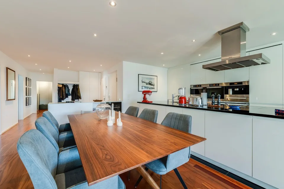 Exclusive 4.5-room apartment with direct lift access in prime location in Allschwil