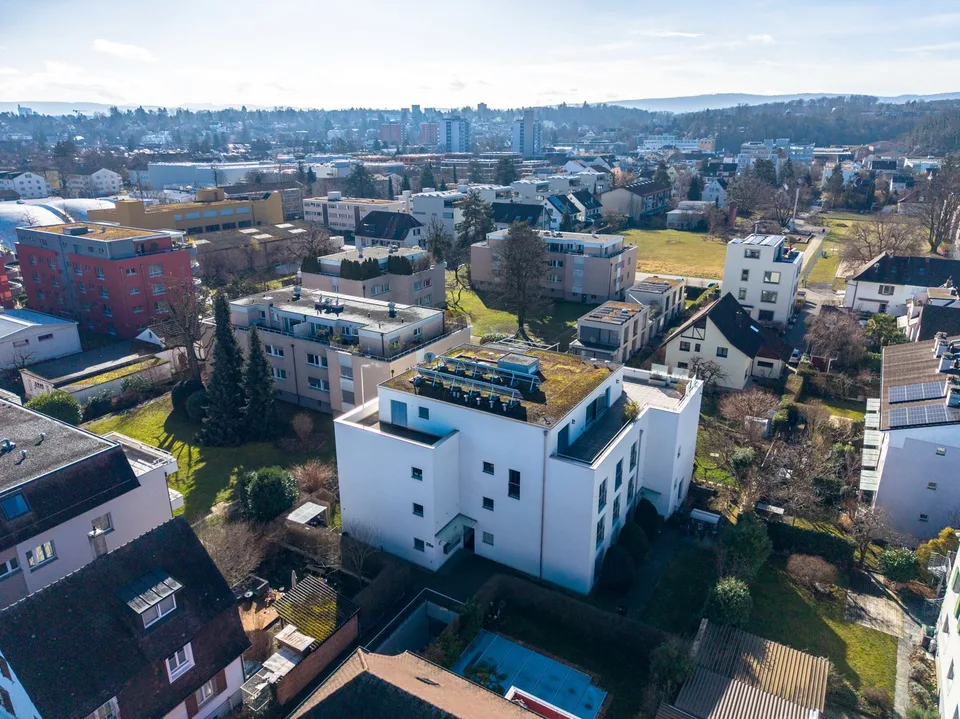 Exclusive 4.5-room apartment with direct lift access in prime location in Allschwil
