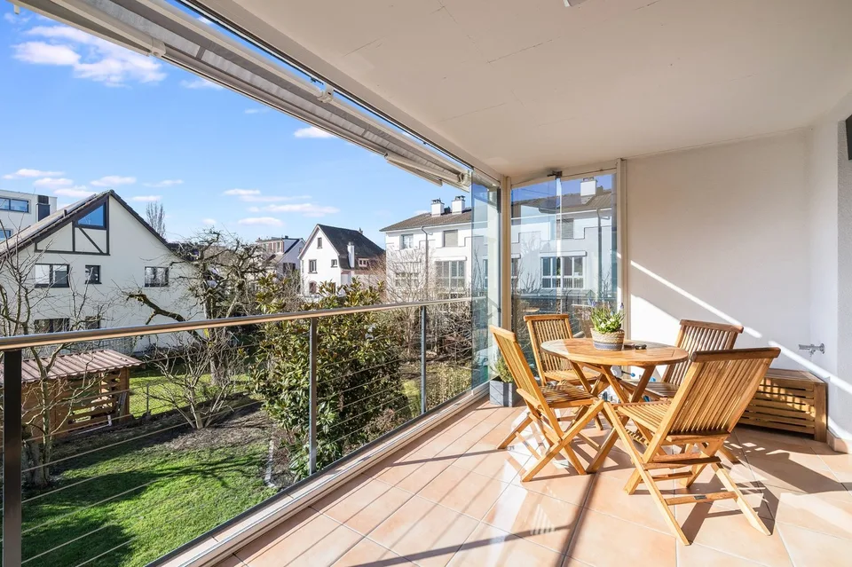 Exclusive 4.5-room apartment with direct lift access in prime location in Allschwil
