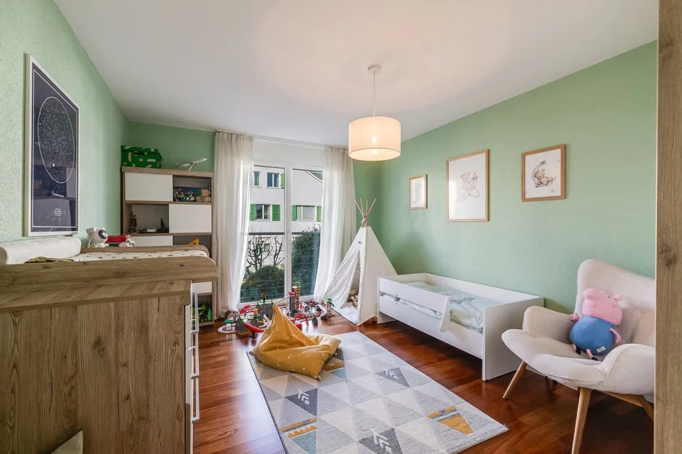 Exclusive 4.5-room apartment with direct lift access in prime location in Allschwil