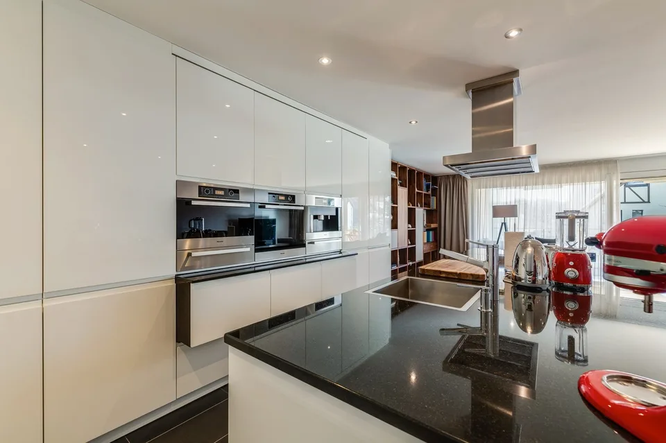 Exclusive 4.5-room apartment with direct lift access in prime location in Allschwil