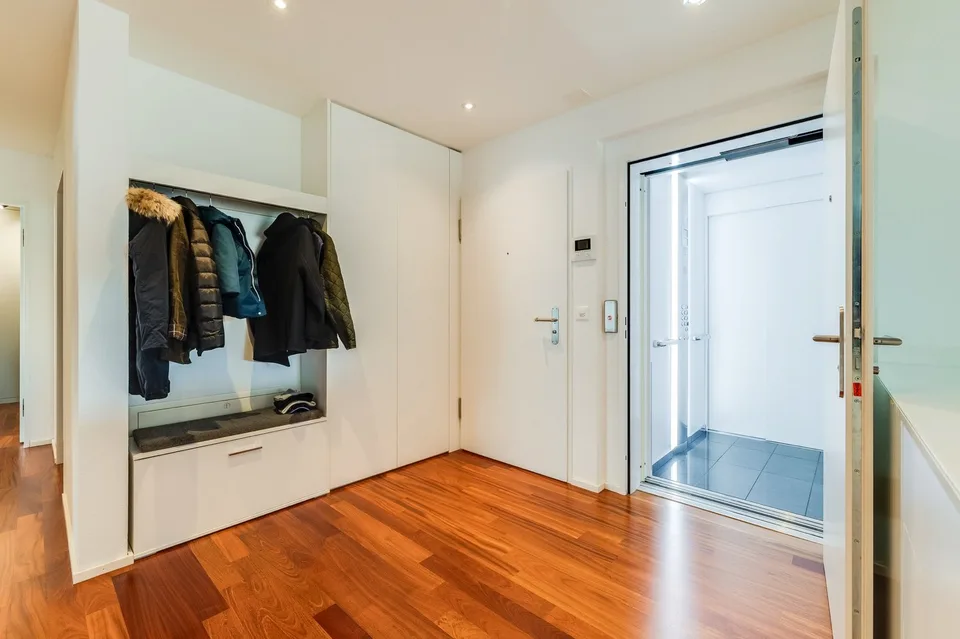 Exclusive 4.5-room apartment with direct lift access in prime location in Allschwil