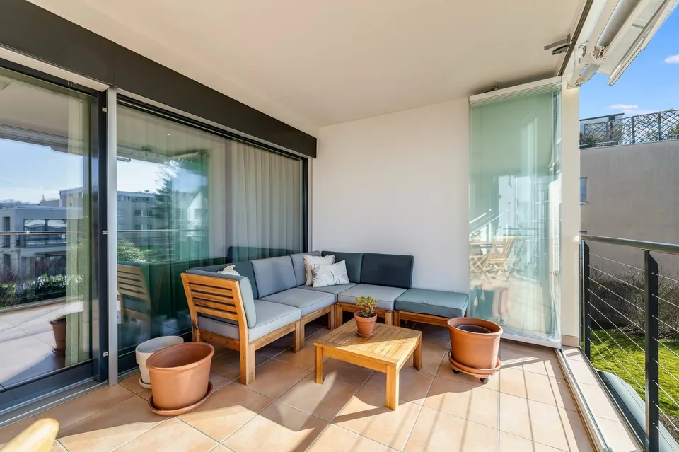 Exclusive 4.5-room apartment with direct lift access in prime location in Allschwil