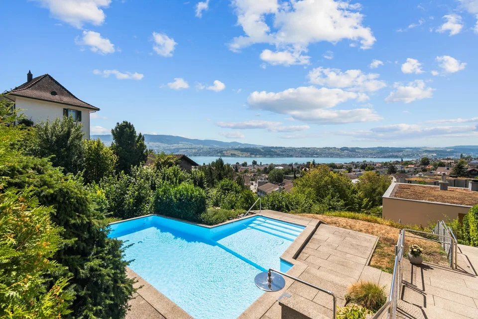Charmante Wohnung mit Aussicht und Aussenpool
