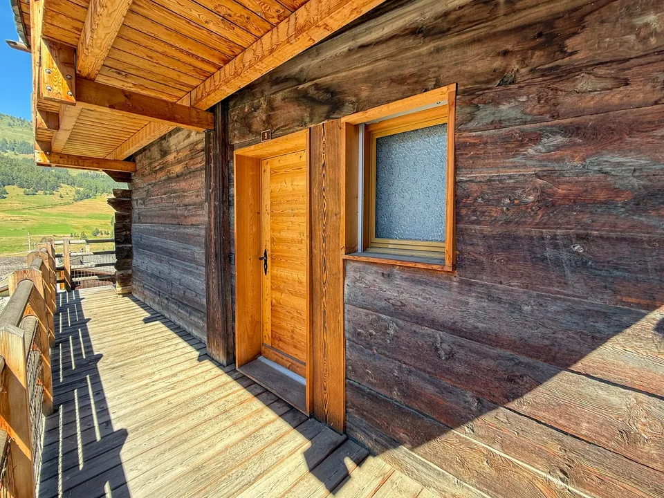 Altes Raccard zu einem Wohnchalet umgebaut — komplette Renovierung 2022