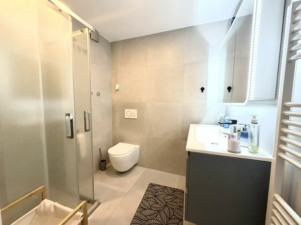 Appartement de 4,5 pièces complètement rénové dans un excellent emplacement