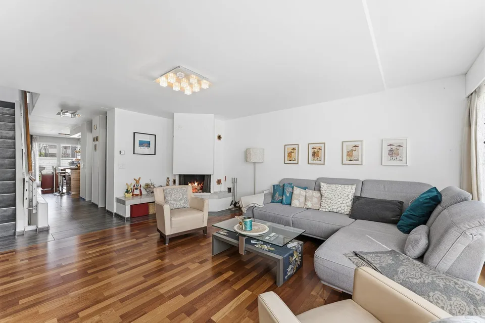 L'occasion de l'année ! Maison de rangée de 5,5 à 6,5 pièces maintenant drastiquement réduite !