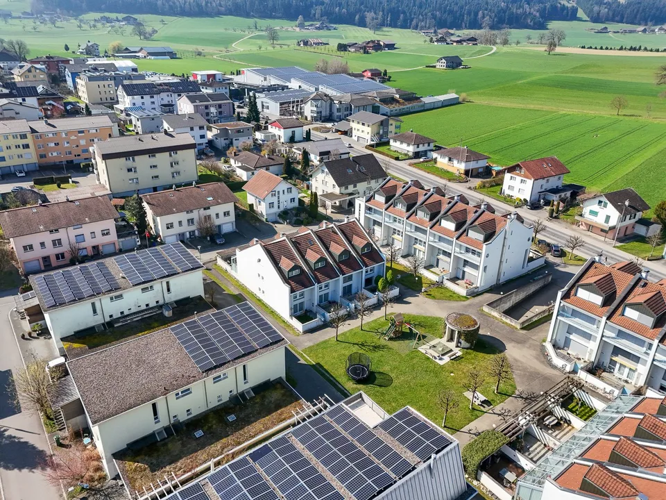 L'occasion de l'année ! Maison de rangée de 5,5 à 6,5 pièces maintenant drastiquement réduite !