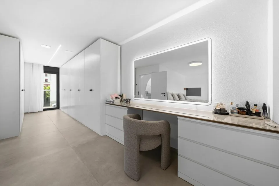 Exklusives Einfamilienhaus mit Pool, Smarthome und luxuriöser Ausstattung