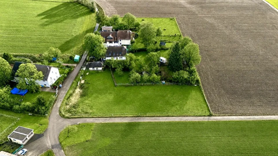 Belle maison avec appartement indépendant et terrain de 4'500 m2