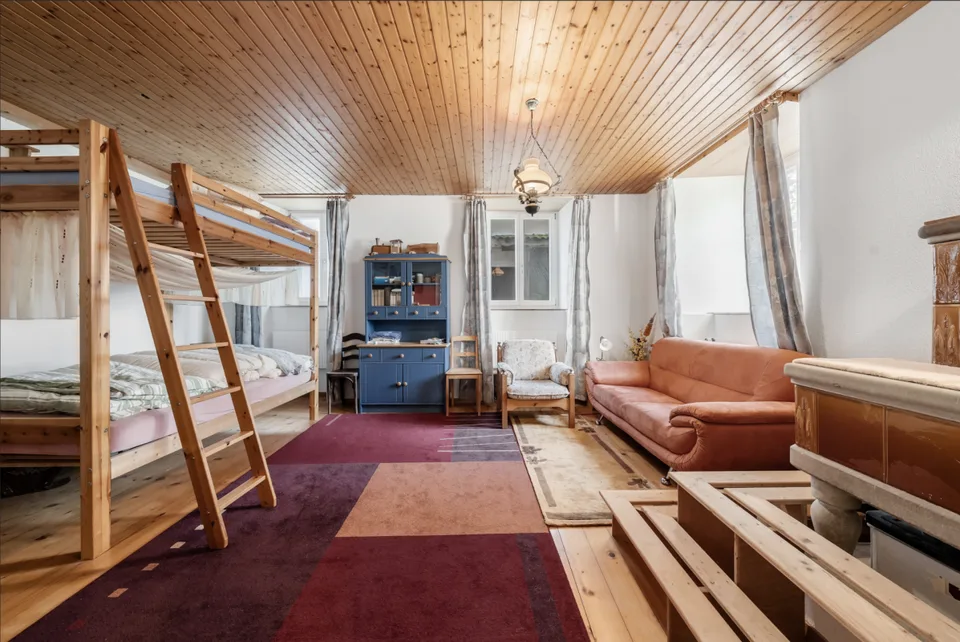 Bella casa con appartamento indipendente e terreno di 4'500 m2