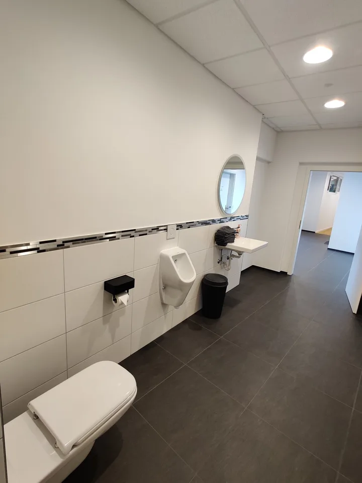 #15.3 Laboratorio moderno 5m² con aria condizionata, ventilazione, LAN, WLAN, videosorveglianza, parcheggio, centrale