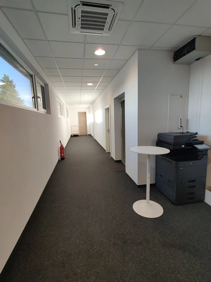 #15.3 Laboratorio moderno 5m² con aria condizionata, ventilazione, LAN, WLAN, videosorveglianza, parcheggio, centrale