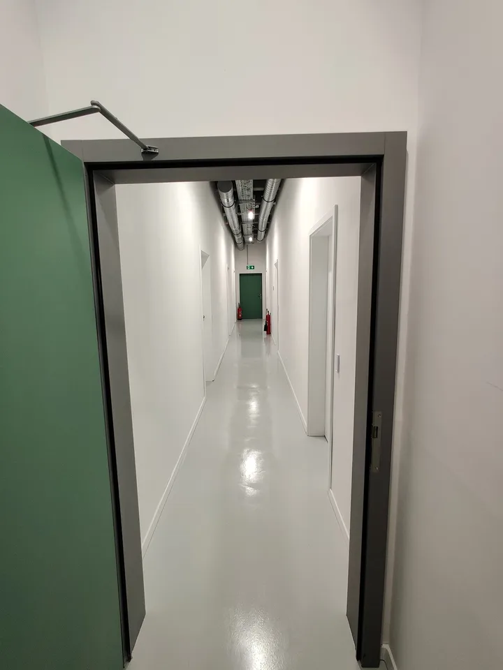 #15.3 Laboratorio moderno 5m² con aria condizionata, ventilazione, LAN, WLAN, videosorveglianza, parcheggio, centrale