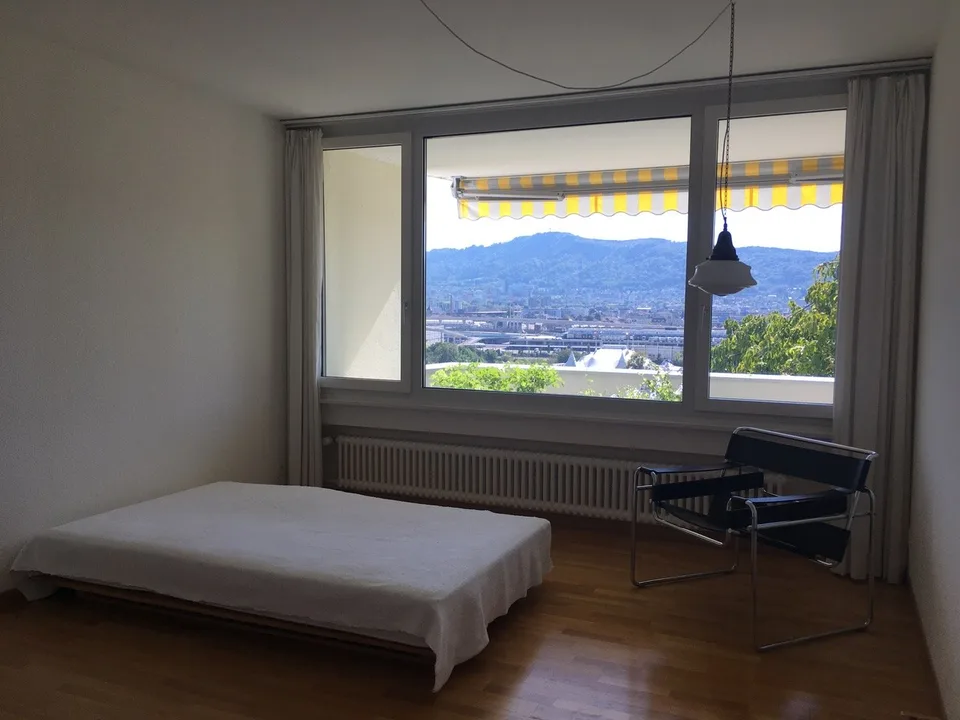Sublet until 30.06.2027 – charming 2.5-room apartment with panoramic view of Zurich