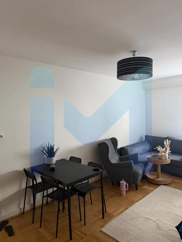 Appartement de 4 pièces au 1er étage situé à Acacias 1227