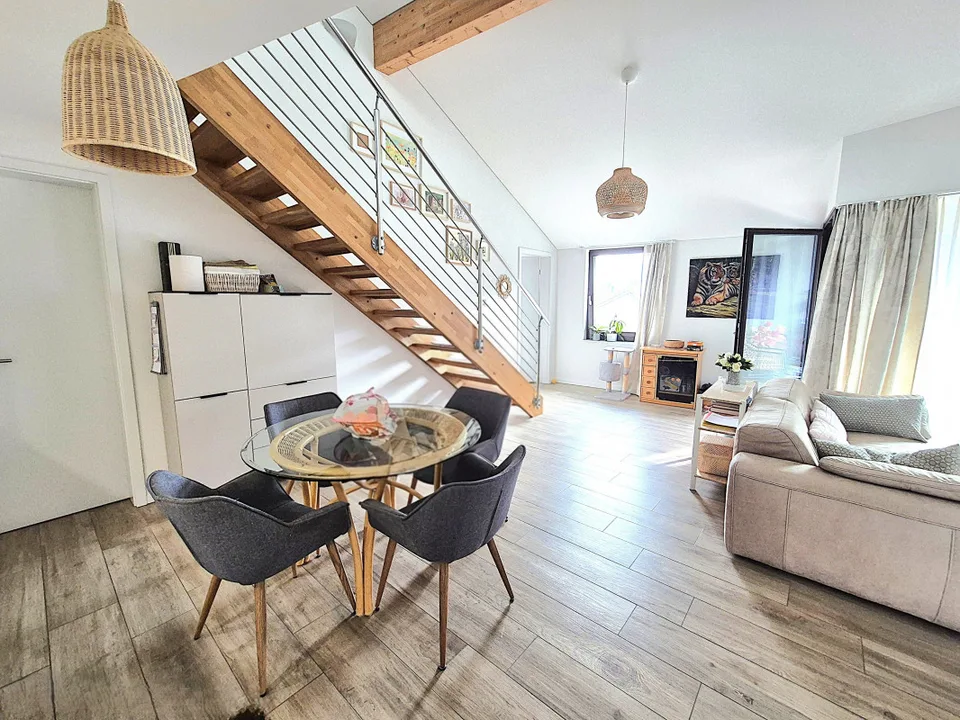 Superb Minergie attic duplex of 4.5 rooms, just a stone's throw from the lake