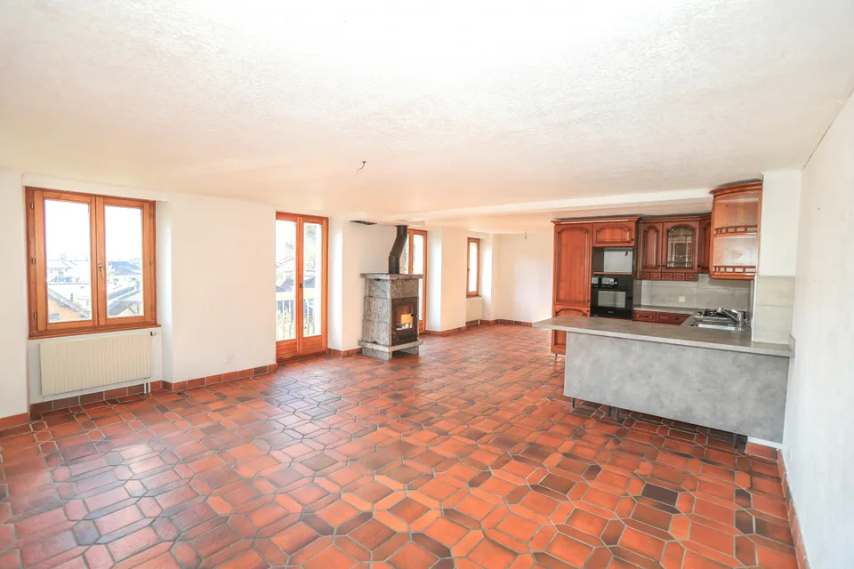 Maison de 2 appartements 3,5 pièces + 1 studio indépendant, Grand potentiel !